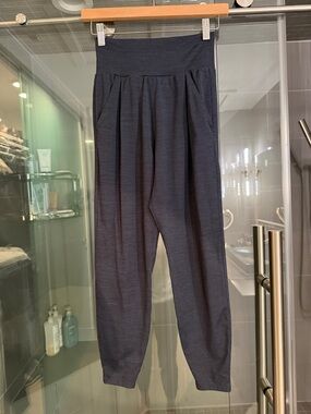 Vuori Navy High-Waist Jogger Leggings